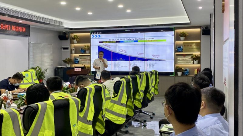 选择机电建造师培训课程时，首先要关注课程内容。优质课程通常包含以下特点：